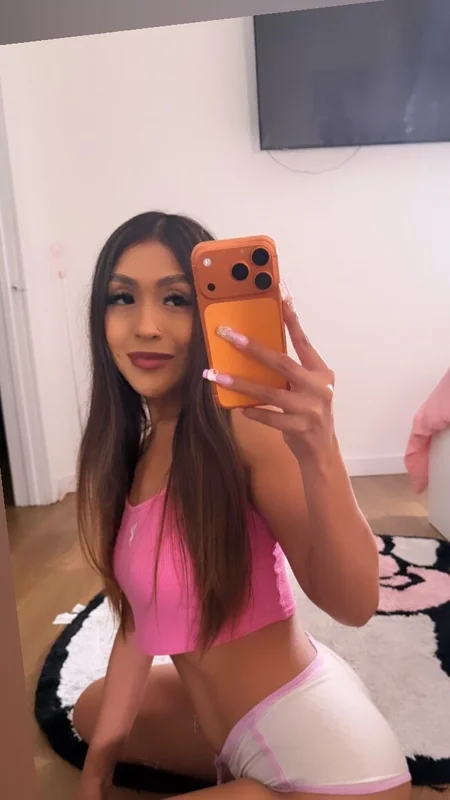 Bbssaraa OnlyFans Creator Bbssaraa OnlyFans creator with a shy charm