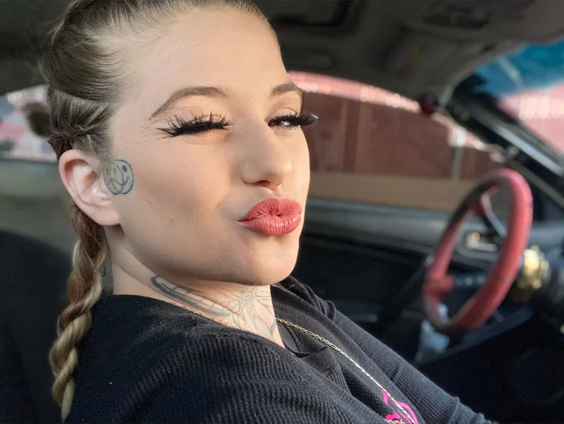 Peach OnlyFans Profile Peach OnlyFans tattooed artistic creator