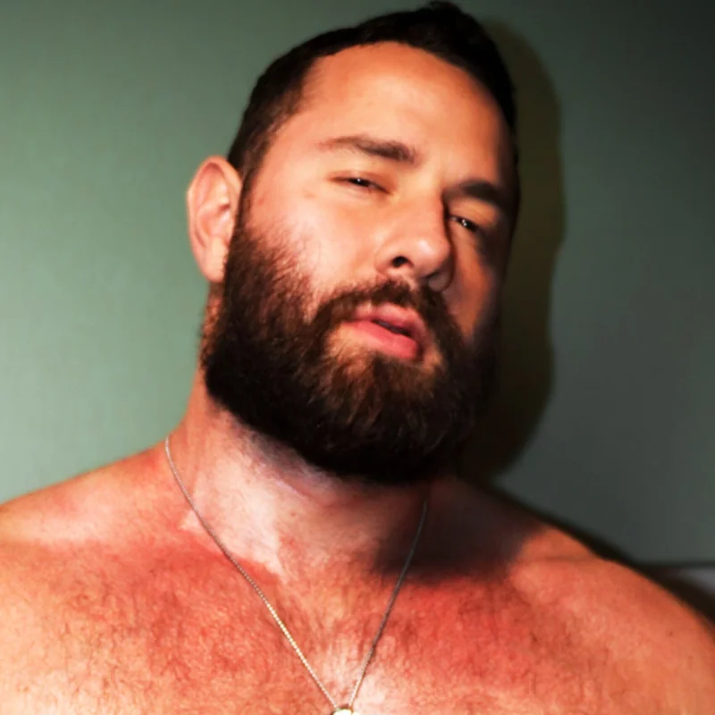 Beargirth OnlyFans creator showcasing exclusive content