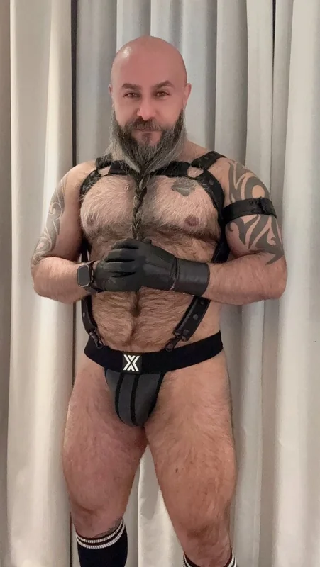 Beardedbearman OnlyFans Profile Beardedbearman OnlyFans creator with a muscular build