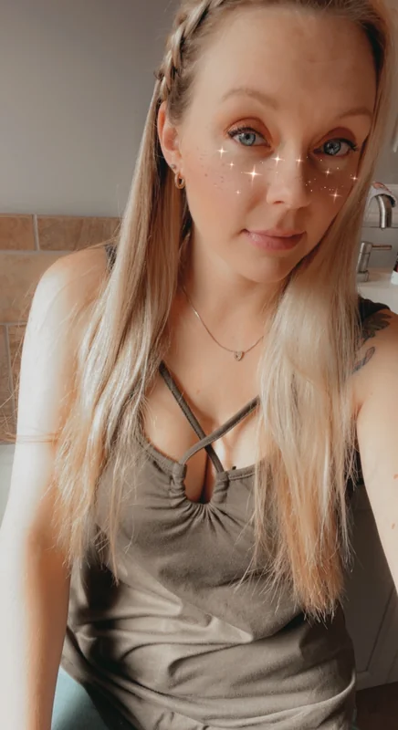 Bella Baby OnlyFans profile with engaging content.