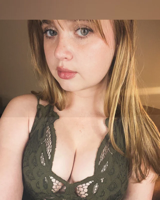 Bella Marie Berrada OnlyFans profile