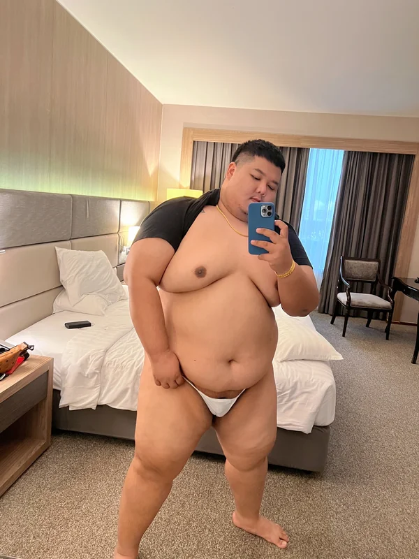 Benz OnlyFans creator with authentic photos
