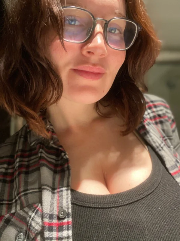 Bettie Bondage OnlyFans creator with candid content