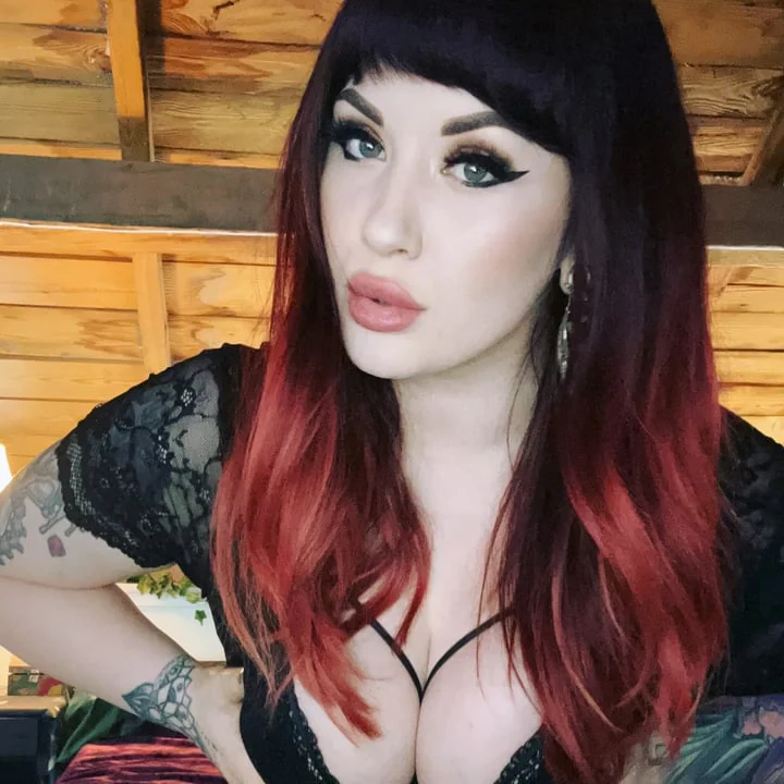 Anyanca Von Teese OnlyFans Creator Anyanca Von Teese OnlyFans Curvy Tattoo'd Redhead