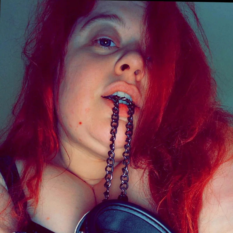 ZomBeXy aka MamaZombie OnlyFans Redhead Domme