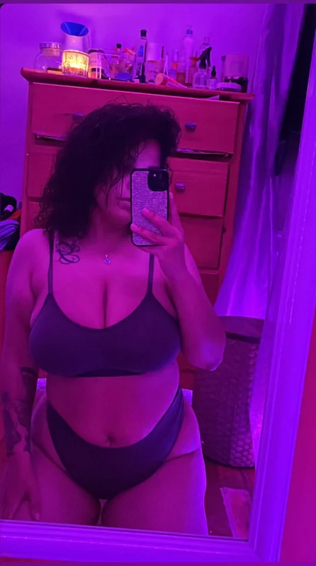 Gee OnlyFans with big ass and tattoos