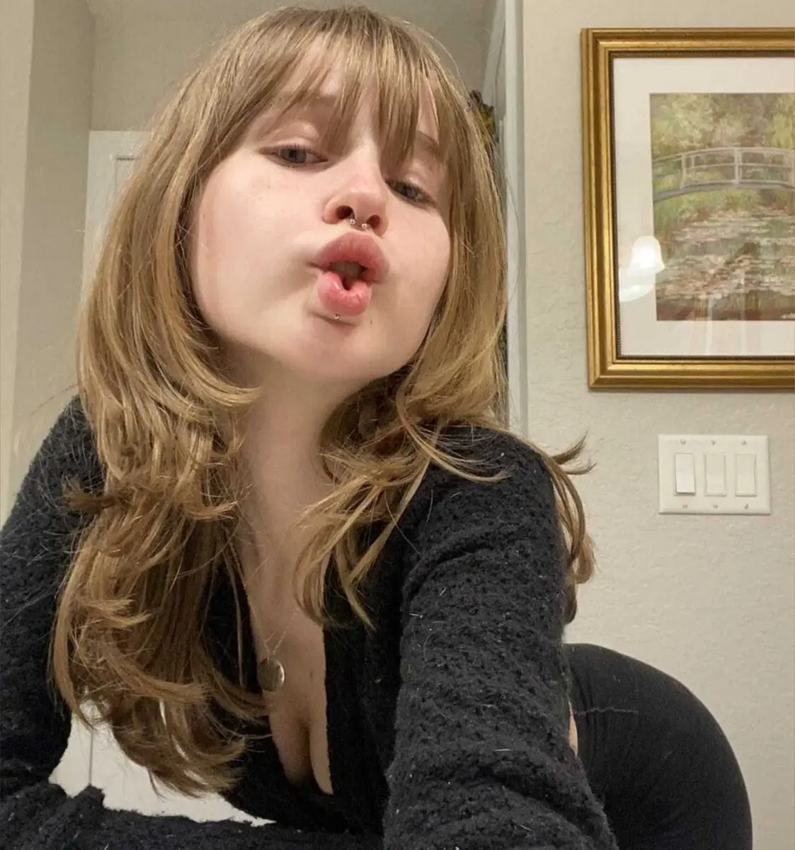 Bella OnlyFans petite skinny creator profile photo