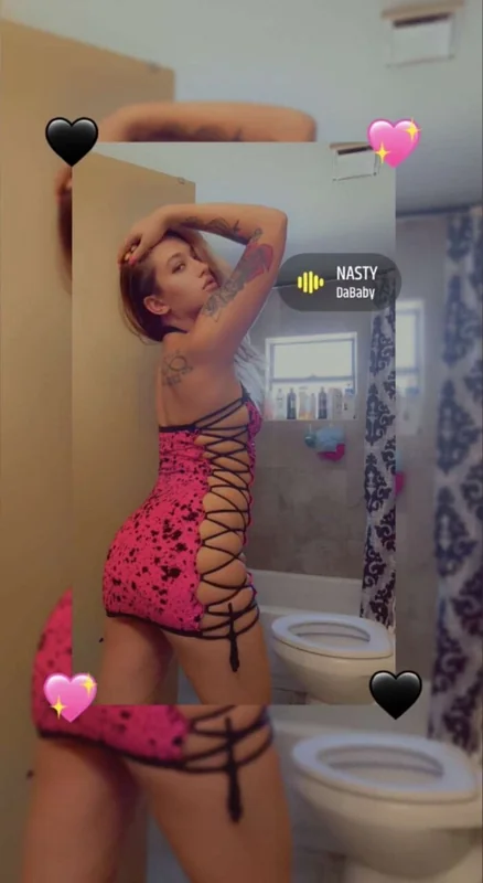 Bittersx69 OnlyFans sexy MILF