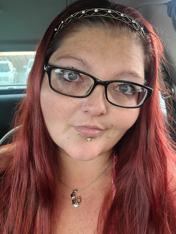 Bleedingbrokenangel OnlyFans nerdy glasses creator