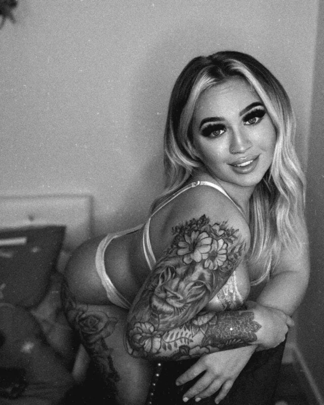 Blonde_Ell - OnlyFans Creator Profile Picture