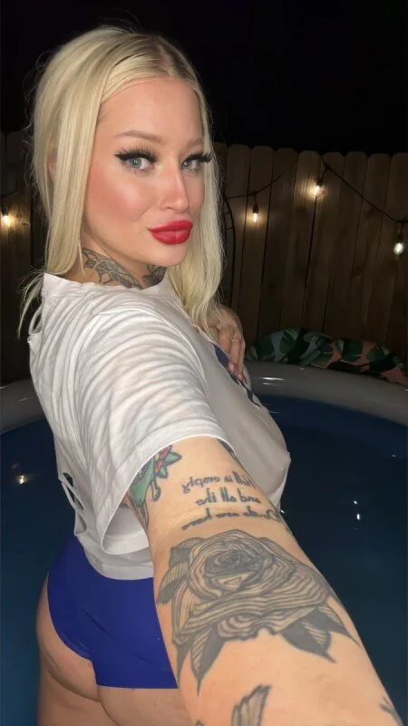 Caroline Hart OnlyFans Navy Corpsman Veteran