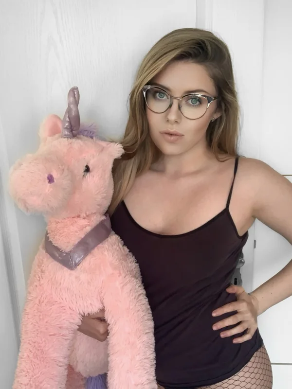 Blondie OnlyFans Creator Blondie OnlyFans creator with captivating content