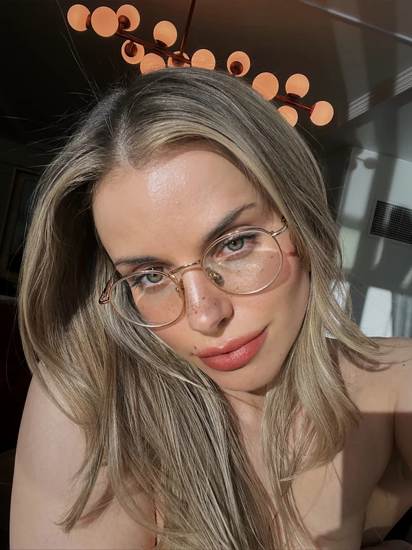 Bobbie OnlyFans profile