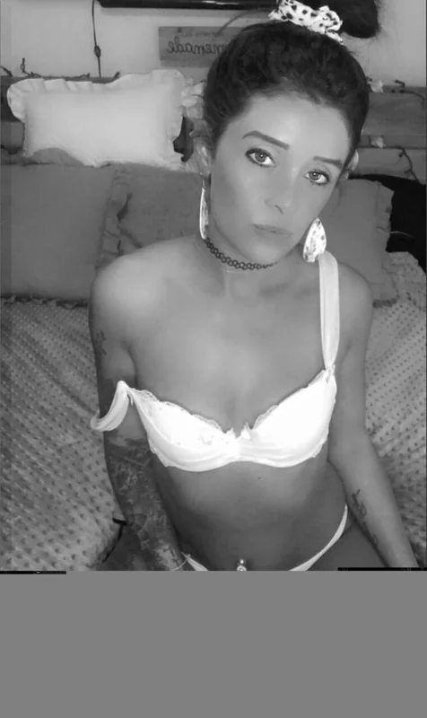 Bombshellbrielle03 OnlyFans milf next door