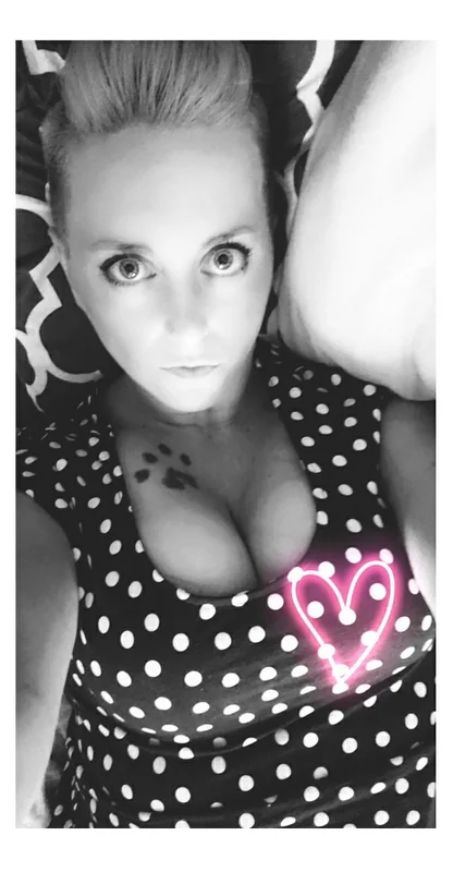Bond Bombshell OnlyFans Creator Bond Bombshell OnlyFans creator with vibrant personality
