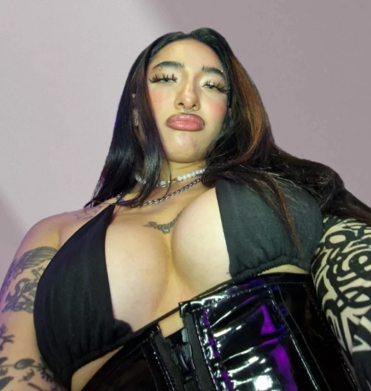 Bonzzhnt OnlyFans Creator Bonzzhnt OnlyFans tall and powerful creator
