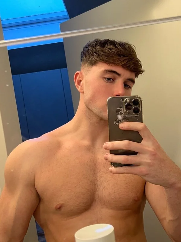 Bradderz X OnlyFans performer with explicit content