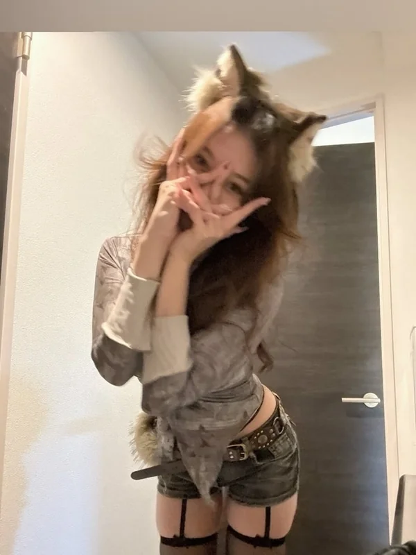 Flora ⋆｡‧˚ʚ🍓ɞ˚‧｡⋆ OnlyFans profile