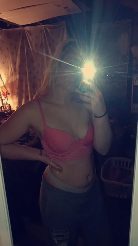 Bree OnlyFans blonde tattooed beauty