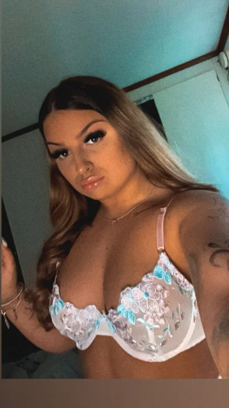 EDINA TOP 0.1% UPDATES EVERY DAY! OnlyFans profile
