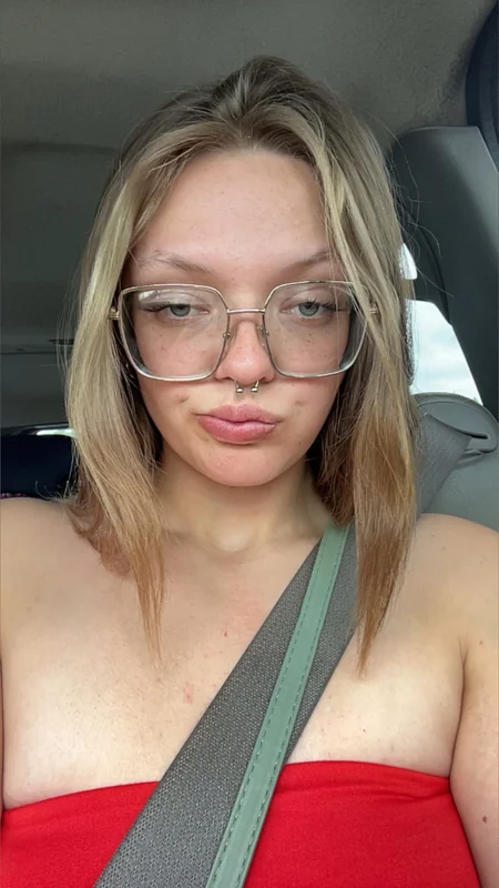 Bumble Bee OnlyFans Creator Bumble Bee OnlyFans creator with a chill vibe