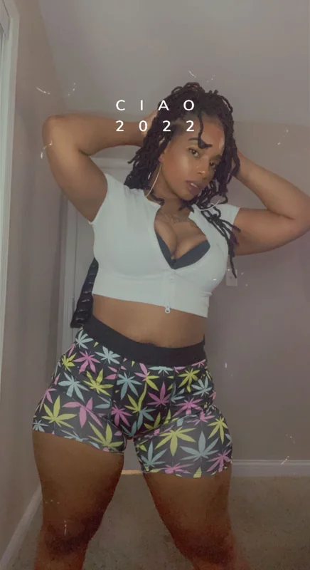 Caramel Cakezzz Exclusive OnlyFans Content Caramel Cakezzz OnlyFans creator with exclusive content