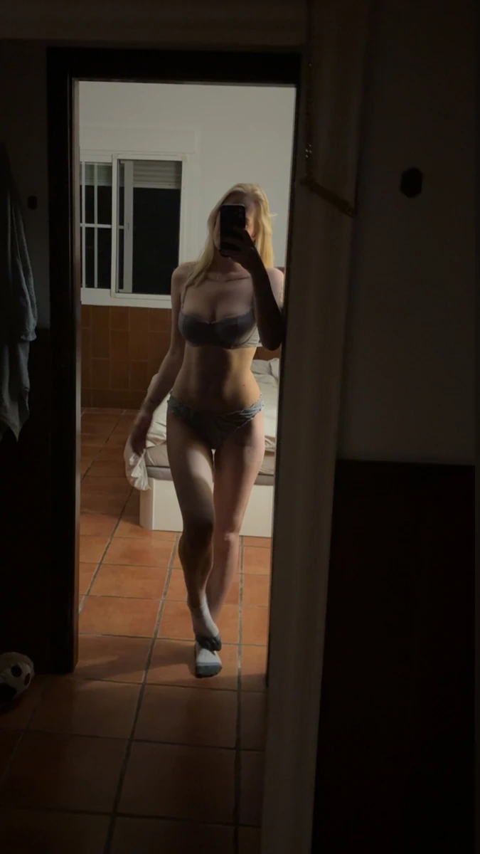 Din riktiga sexdocka - OnlyFans Creator Profile Picture