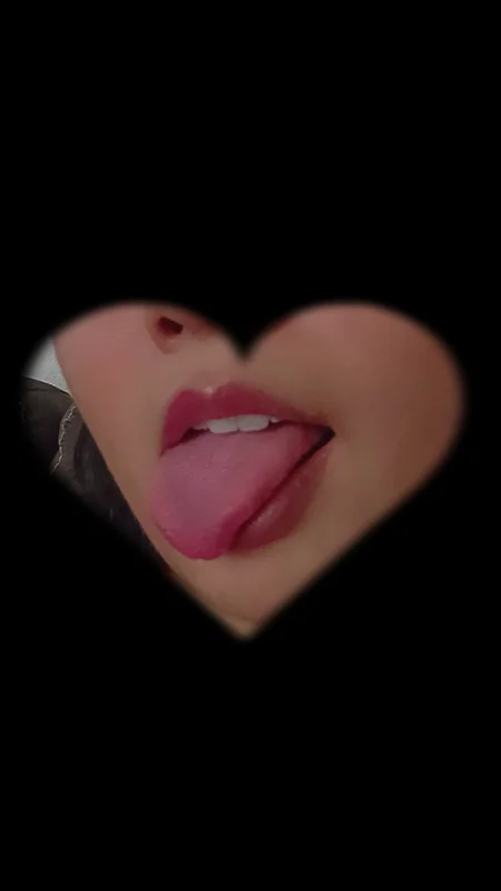 Carolickna OnlyFans creator with enticing content