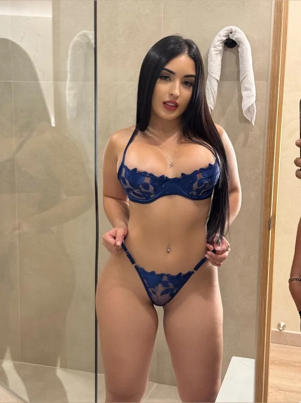 • CAROLINA TOBÓN • OnlyFans Exclusive Creator