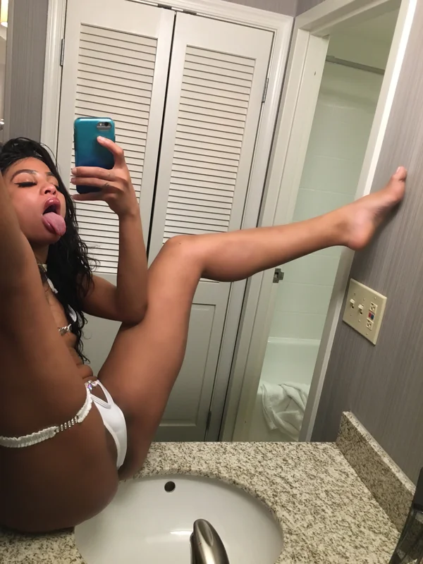 Cassaleyna OnlyFans Profile Cassaleyna OnlyFans profile with charming content