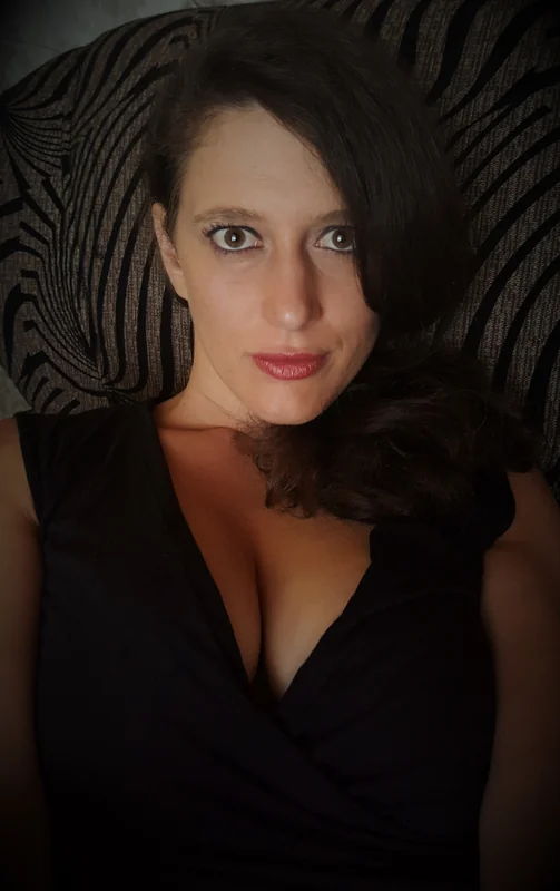 Cee4u2nv1 OnlyFans Creator Cee4u2nv1 OnlyFans all-natural exhibitionist