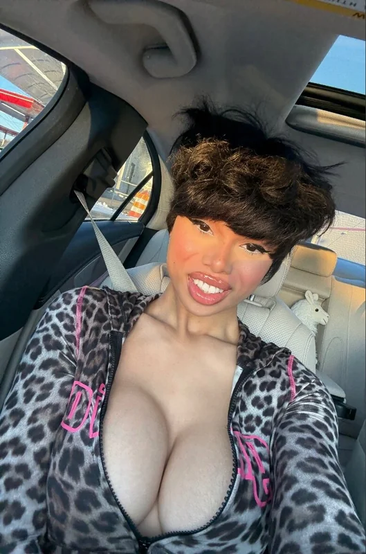certifiedsexdoll OnlyFans bold video content