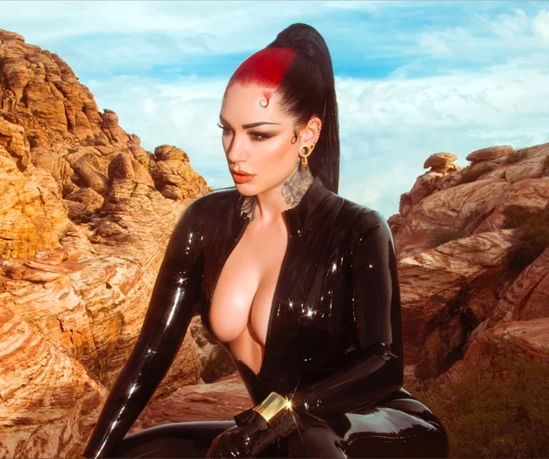 Cervenafox OnlyFans creator with exclusive content