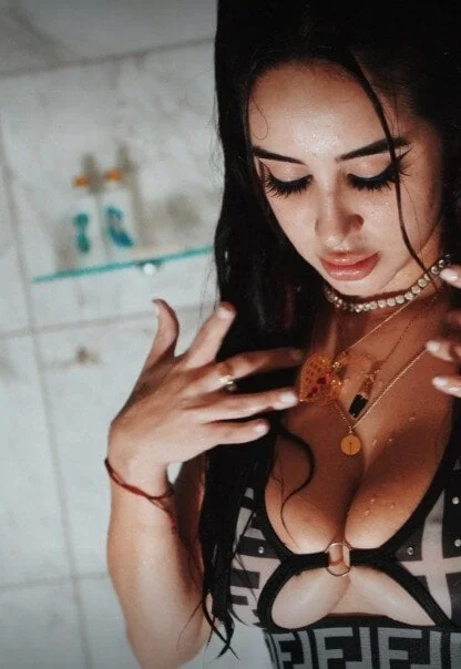Champagnejennii OnlyFans creator showing self-love