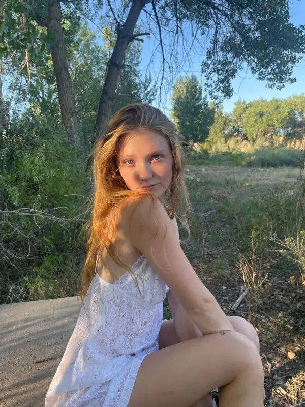 Lara Means OnlyFans profile