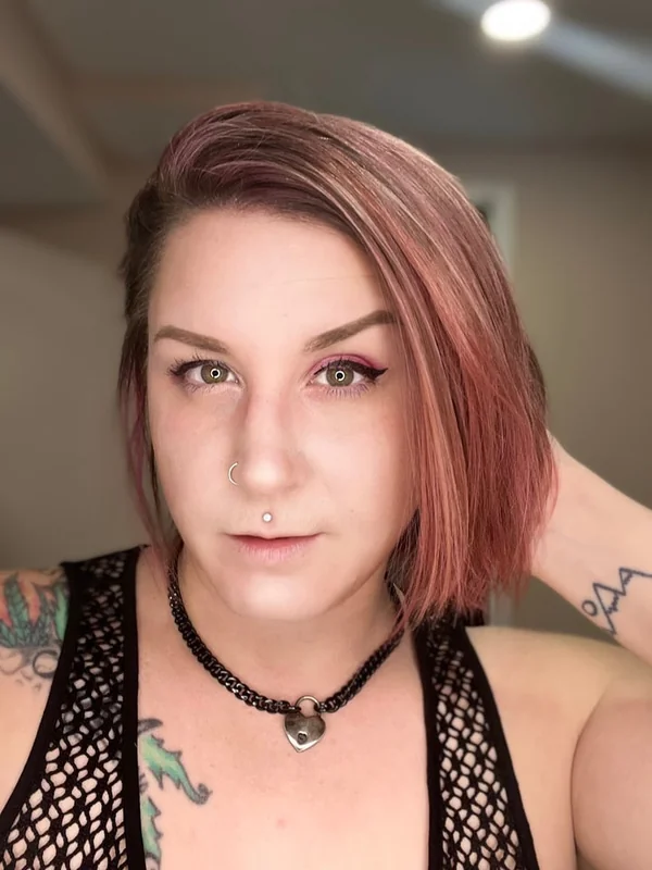 Charlie OnlyFans tattooed alternative beauty