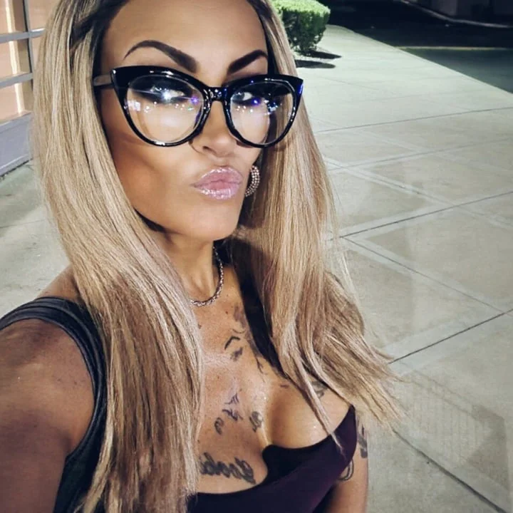 Charlilaine OnlyFans Profile Image Charlilaine OnlyFans Curvy Blonde