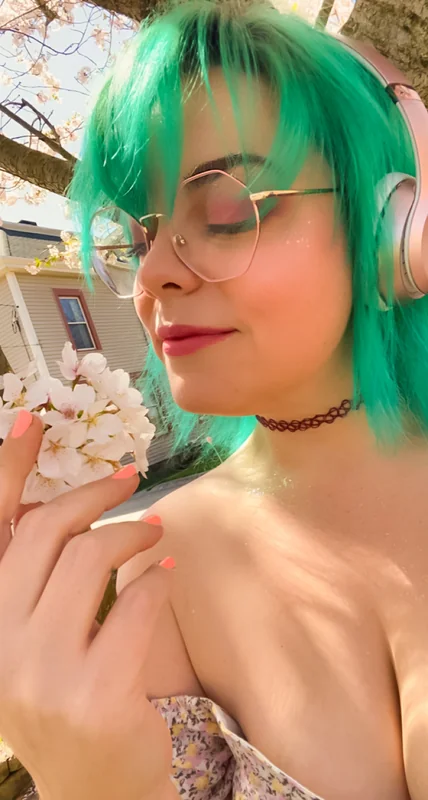 Emily Kristine OnlyFans topless content creator