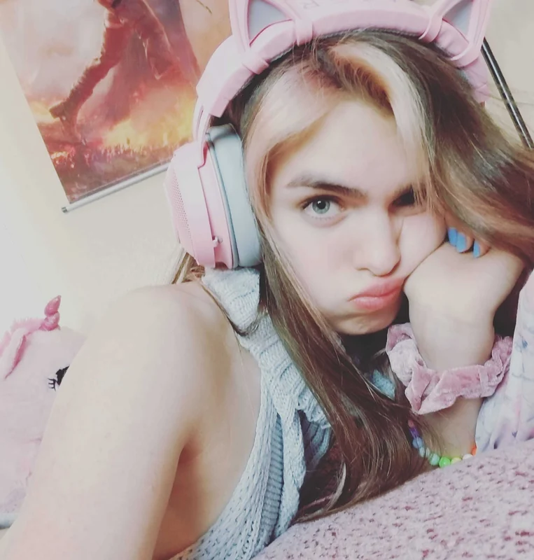 Nicole OnlyFans Profile Nicole OnlyFans gamer girl cosplay