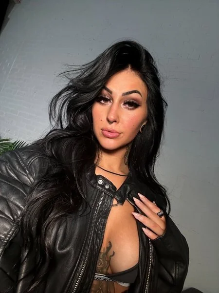 chloclove OnlyFans profile