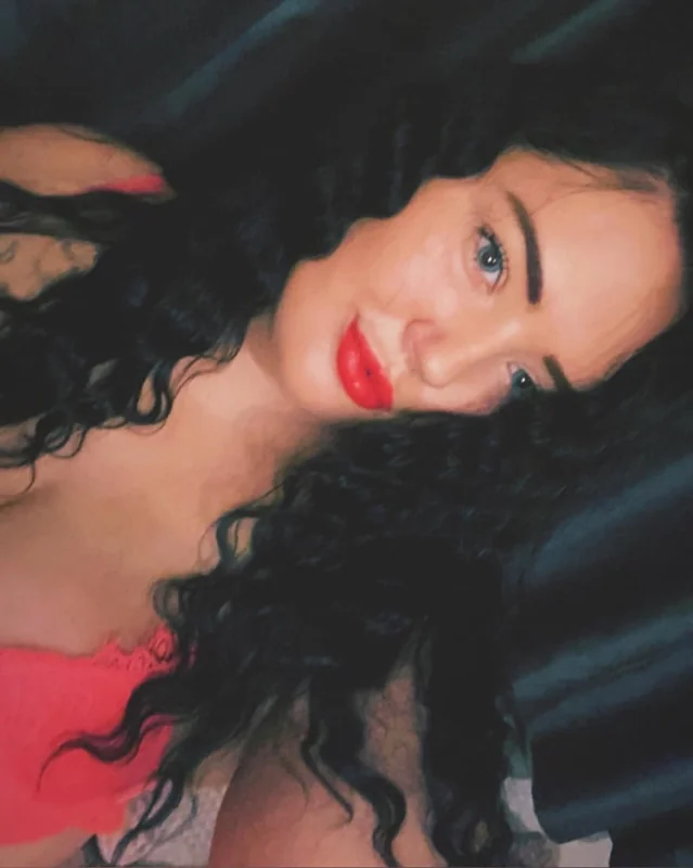 Chloe02louise99 OnlyFans Creator Chloe02louise99 OnlyFans curvy creator