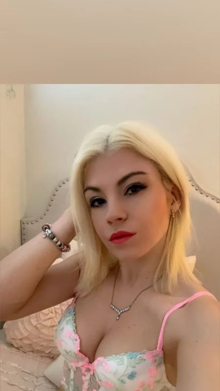 Chloe Almond - OnlyFans Creator Profile Picture