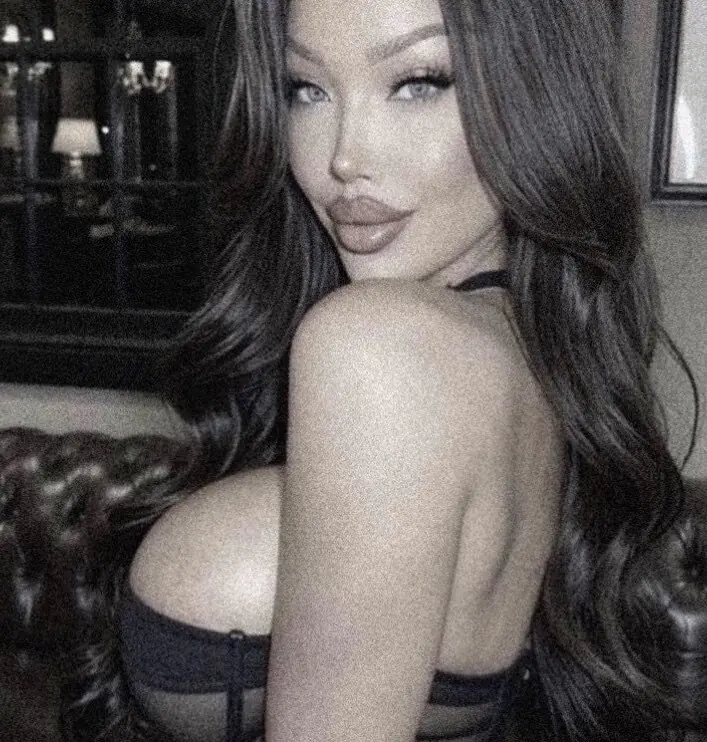 chloeroseuk OnlyFans profile picture - fetish creator