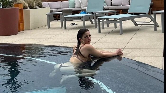 Chloexxxbaby OnlyFans bisexual submissive creator