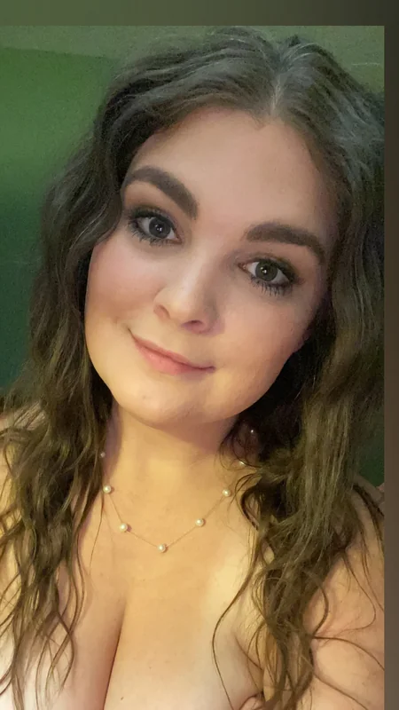 Ashley chubbyhotmess OnlyFans Profile Ashley chubbyhotmess OnlyFans plus-size creator