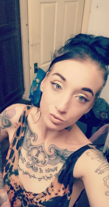 Cliostephens OnlyFans Profile Cliostephens OnlyFans dark haired tattooed alternative