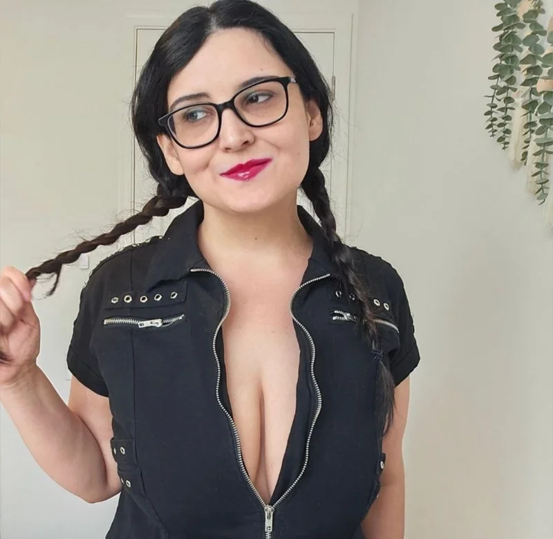 Violet Magic Pussy - OnlyFans Creator Profile Picture