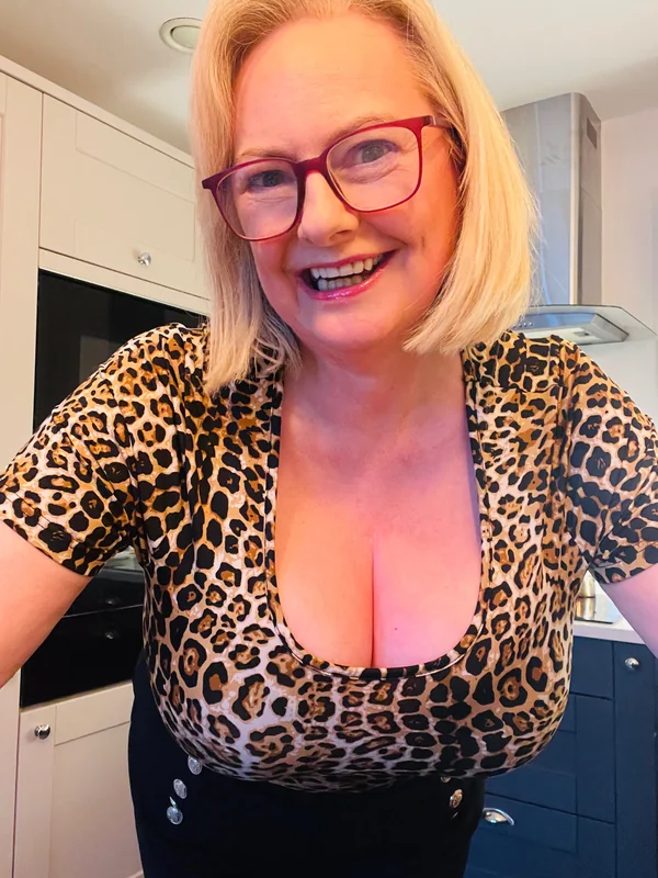 Courtesan Annabel OnlyFans profile