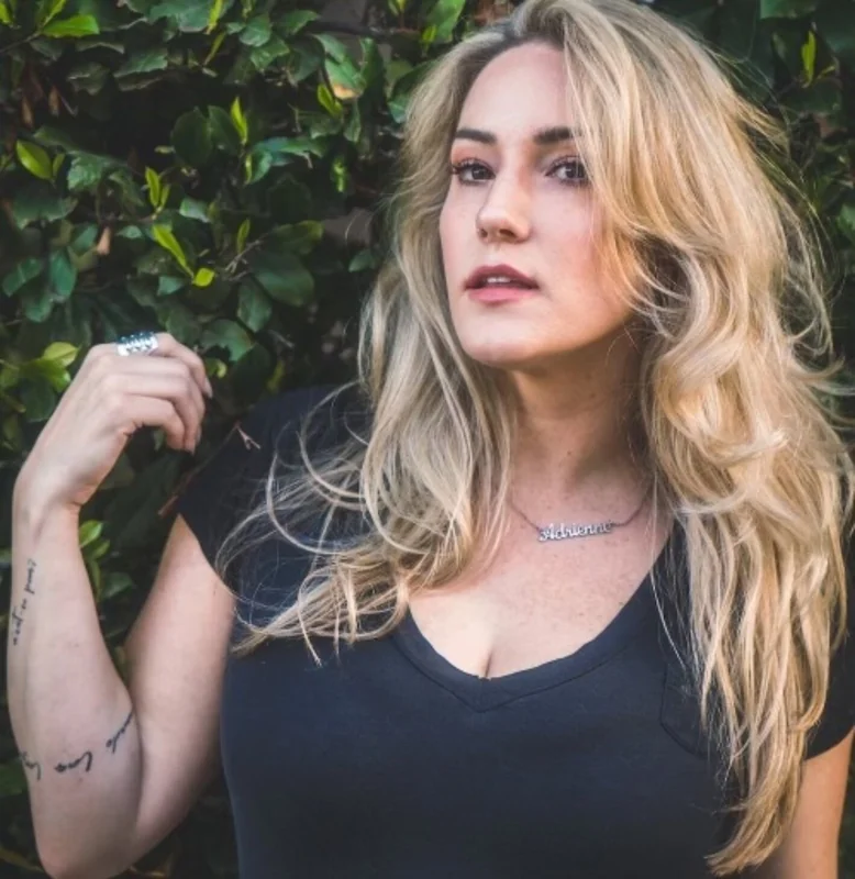 Craydrienne OnlyFans Creator Craydrienne OnlyFans creator with a comedic touch